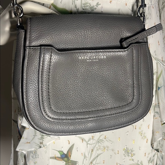Marc Jacobs Gray Textured Leather Crossbody, New No Tags $120 OBO - Picture 1 of 12